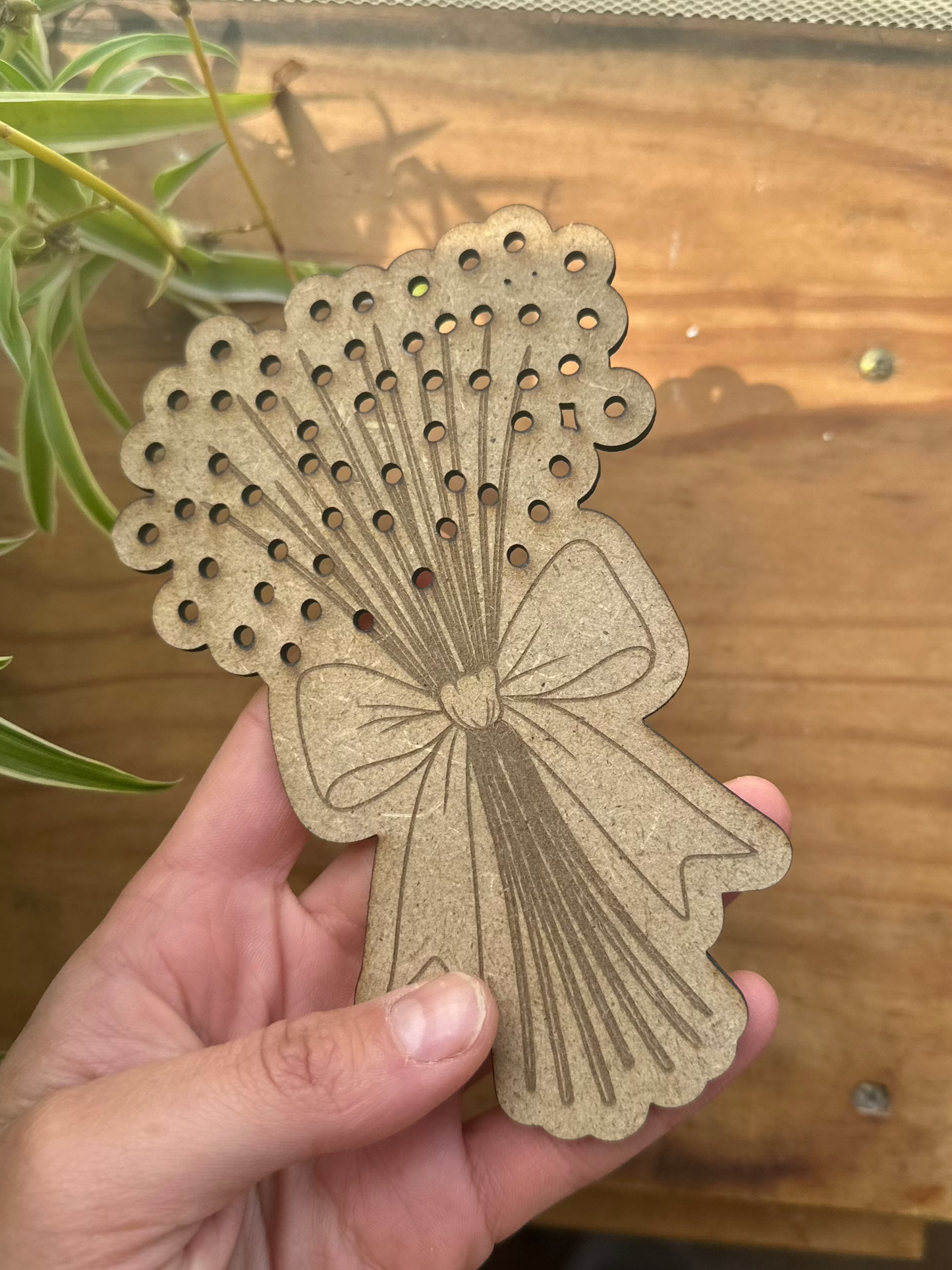 Bouquet à composer – Support en MDF gravé pour fleurs fraîches ou séchées